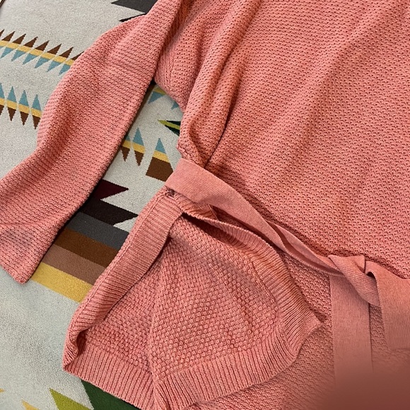 FP Beach tie waist lightweight 100% cotton pink sweater - Picture 2 of 5